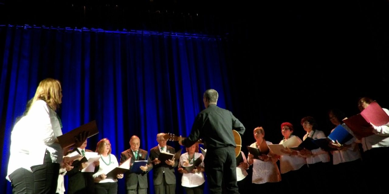 Coro Evocacion en Teatro Seminari 2